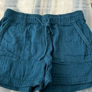 Old navy shorts size medium